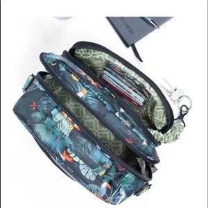 NWT Lug Ranger2 Wildlife Black - Crossbody style.